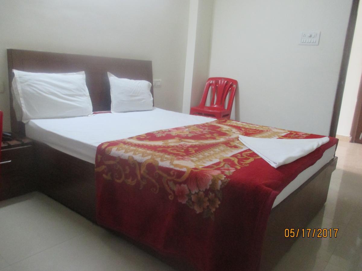 Sri Sai Ganesh Lodge Hyderabad Ngoại thất bức ảnh