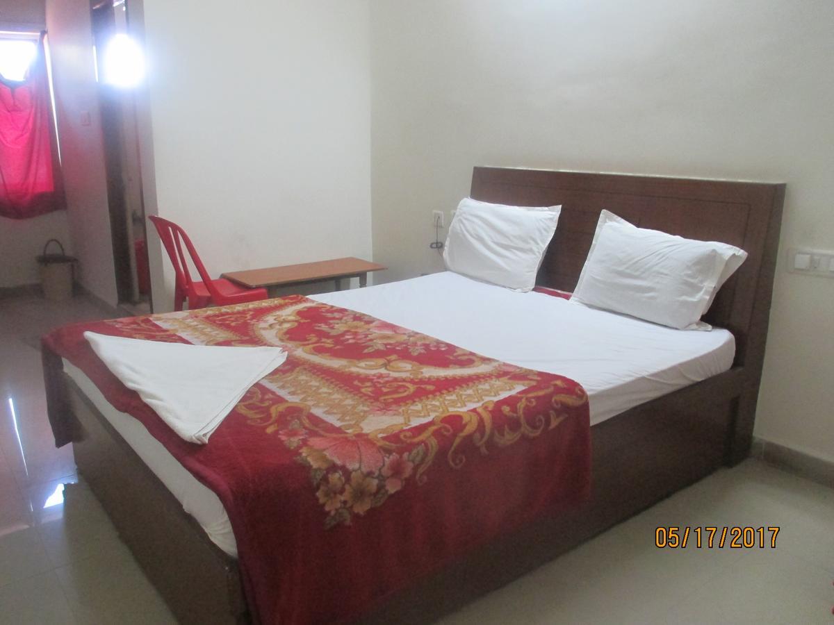 Sri Sai Ganesh Lodge Hyderabad Ngoại thất bức ảnh