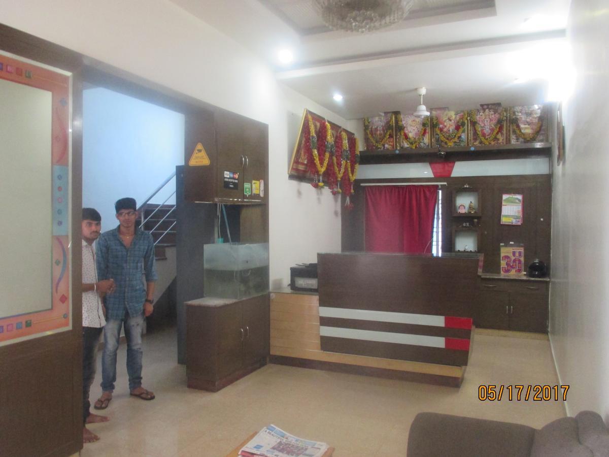 Sri Sai Ganesh Lodge Hyderabad Ngoại thất bức ảnh